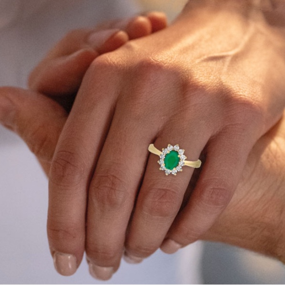 Emerald and diamond ring